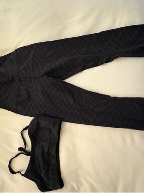 Alo Yoga Black Checkerboard High-Waist Leggings & Sports Bra Set